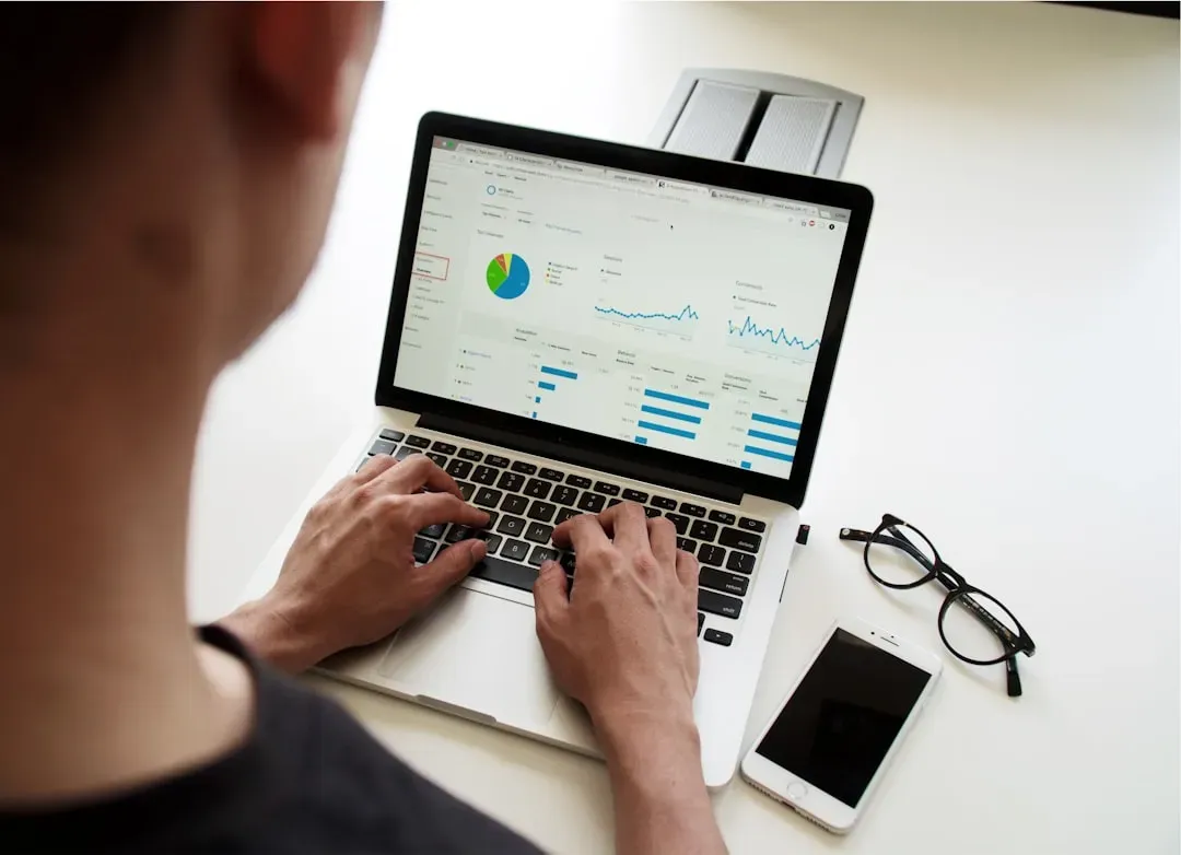 Apa Itu Data Analyst? Panduan Karier 2025