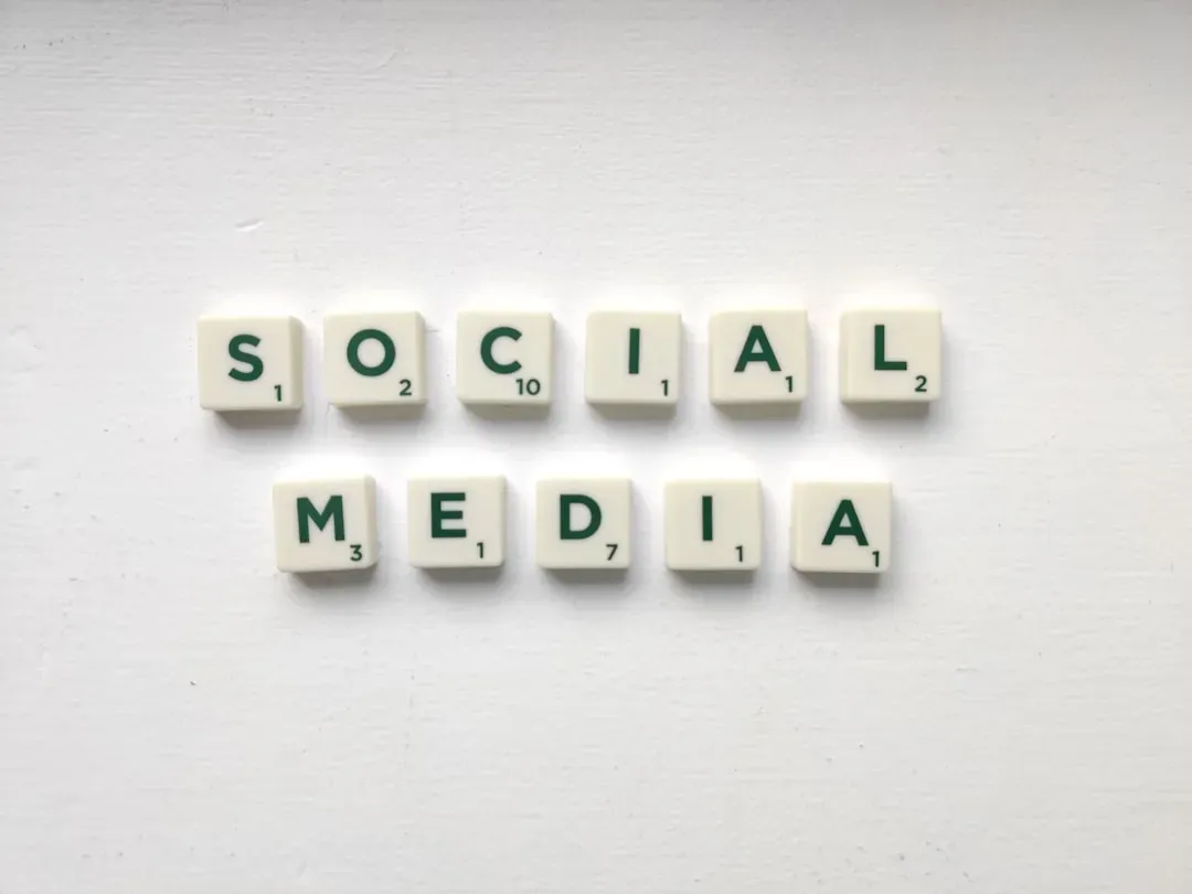 Best AI Tools for Social Media — Use Cases, Costs & Workflows